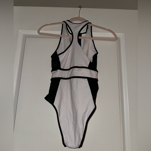 Forever 21 | White and black mesh one piece bathing suit - Picture 4 of 4
